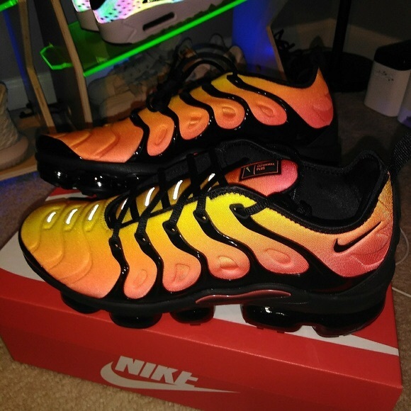 Vapormax plus - Picture 3 of 3